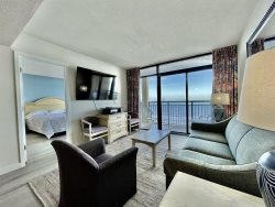 Spacious oceanfront 2 bedroom condo Tropical resort near Barefoot Landing 802