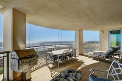 Stellar Gulf views from this extra large balcony, perfect for entertaining! | TW0706 l GVR06907
