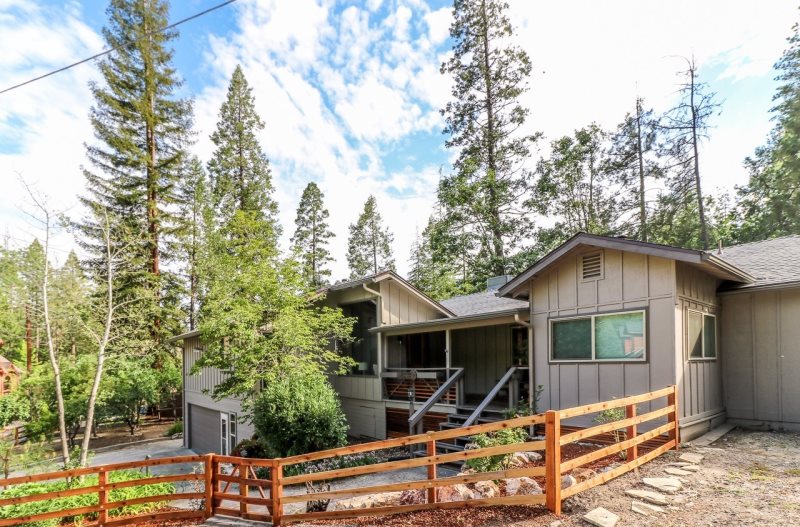 Sierra Vacation Home Rentals Hibernation Station