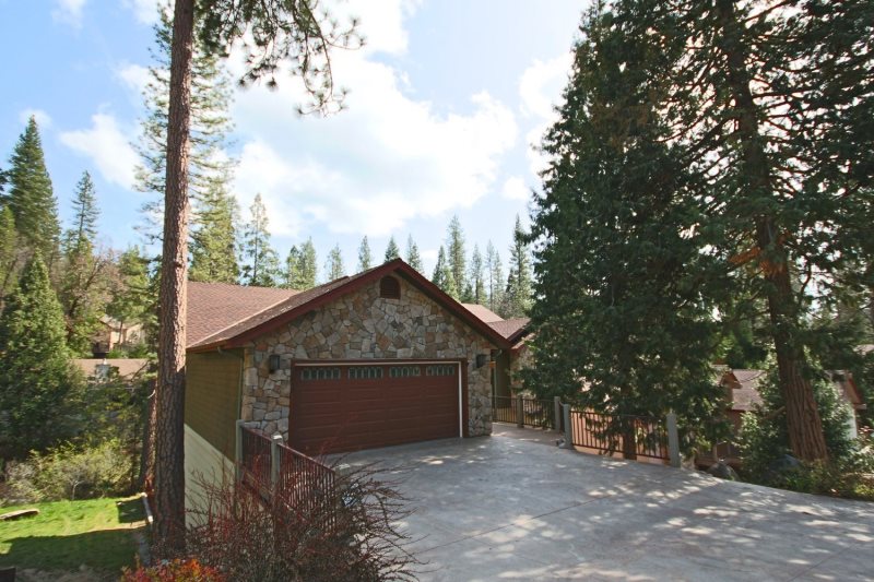 Sierra Vacation Home Rentals Iyer