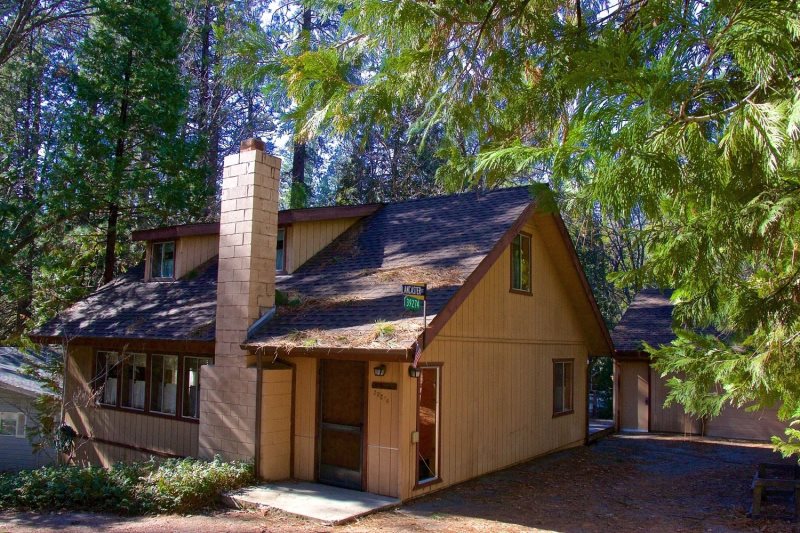 Sierra Vacation Home Rentals Lancaster
