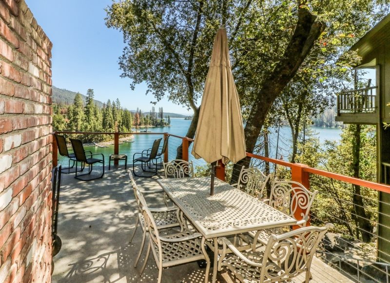 Sierra Vacation Home Rentals | Lakeview Lodge