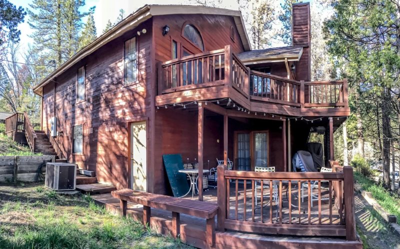 Sierra Vacation Home Rentals Bass Lake Beaver House