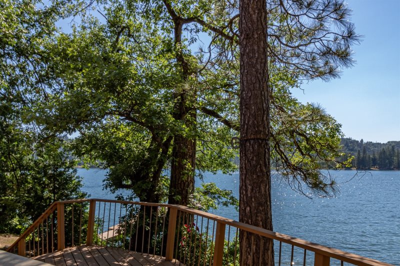 Sierra Vacation Home Rentals Dupzyk Lakefront Cabin