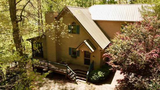 Hook Wine Linger Rental Cabin On The Cartecay River In Ellijay Ga