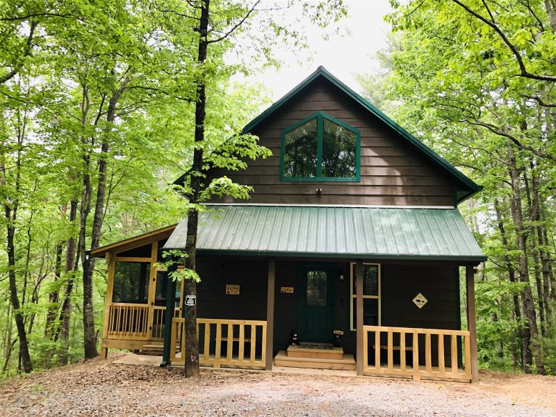 Shiloh Is Set Up So That You And Your Guests Can Unwind And Relax And Is Centrally Located Close To Ellijay And Blue Ridge Ga So That You Can Travel To Your Adventures