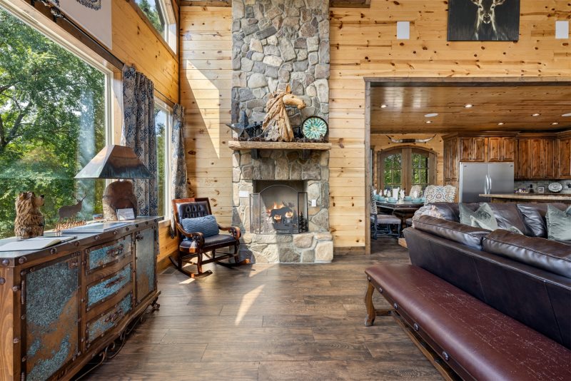 Majestic Mountain Lodge Beavers Bend Luxury Cabin Rentals