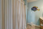 Main bedroom tub-shower combo