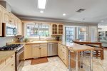 Gas range and oven