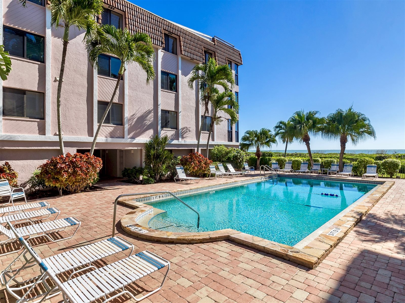 Shorewood of Sanibel unit 1C - 3 bedroom Gulf View Vacation Condo