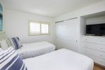 Twin Bedroom 