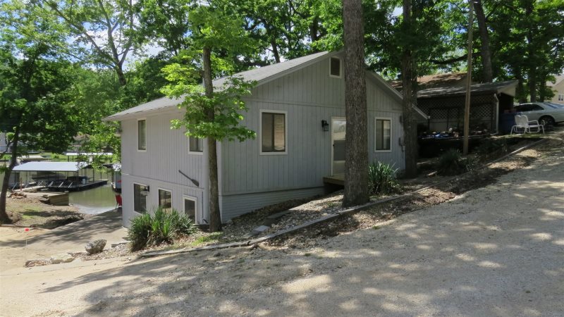 3 Bedroom Lakefront Vacation Rental With Dock In Sunrise Beach