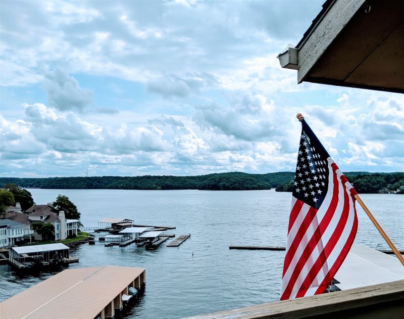 Missouri Rentals Lake Ozark Vacations Vacation Rentals Baypoint Village Condo In The Heart Of Osage Beach
