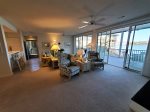 Awesome Lower Level 3 Bedroom Lakefront Condo