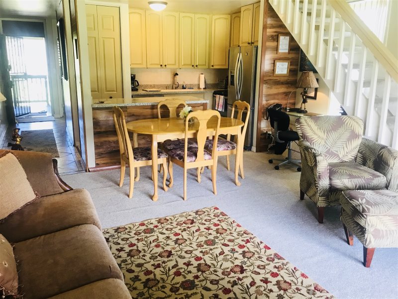 Vacation Rental Pool Surfing Location Beach Golf Course