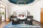 Master bedroom - King bed
