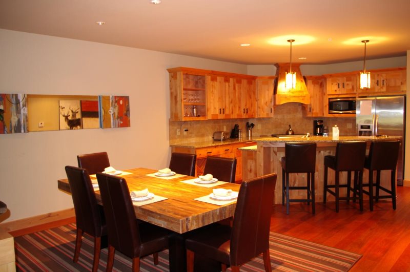 Collins Lake Resort Grand Lodge South 201