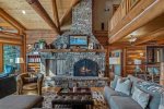 Kootenai Bay Lodge - Incredible, private, luxury home.