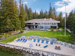 Villa Z Waterfront Estate | JULY 15-22 Available!