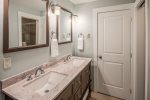Guest bathroom with plenty of bath and beach towels