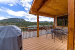 3 Bedroom Townhome with Garage Spectacular mountain views. 5-minute walk to Estes Park shopping & dining. 