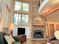 Luxury Mountain Retreat w/ Home Theater and Mtn/pine grove views
