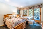 Second Guests Bedroom w 2xTwin Beds,  En-suite Bathroom