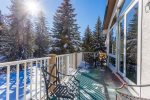 Living Room Deck w Seating, Sunlight 