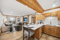 Golden Triangle Luxury | Walk to Gondola One