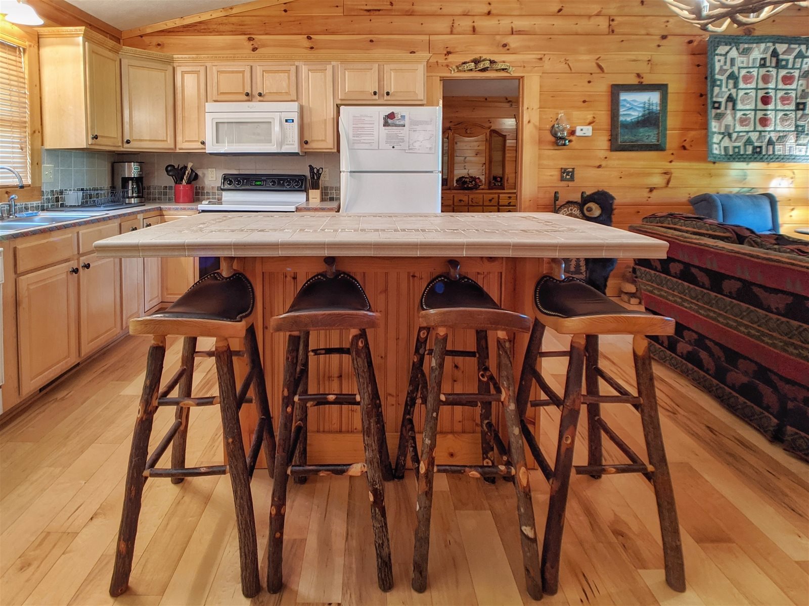 Sunburst Realty Rentals Apple Blossom Cabin, Waynesville