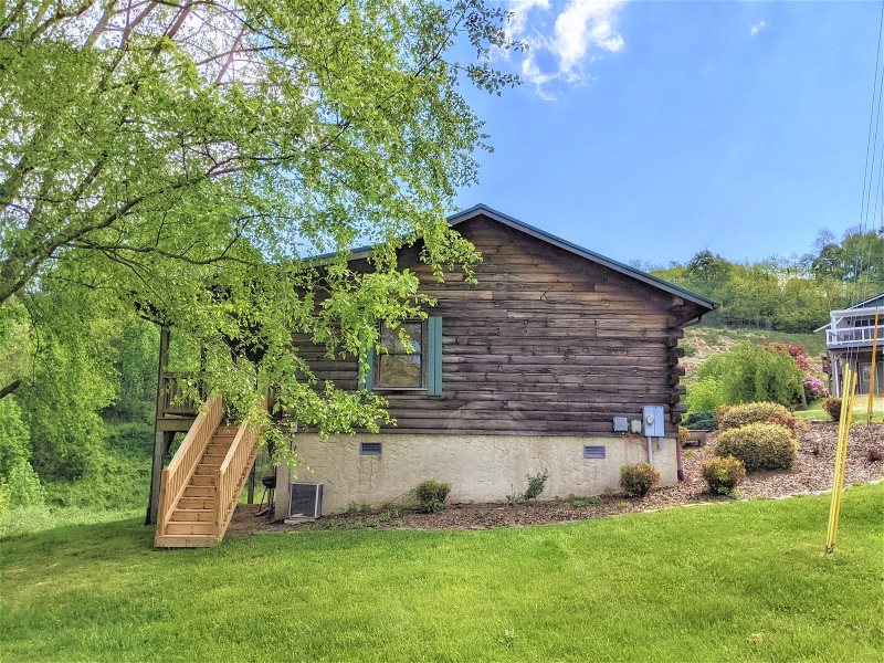 Sunburst Realty Rentals Barber S Mountain Cabin Waynesville