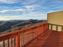 Timberwolf - Peaceful mountain range views, sunrise & sunset,  7 miles to the Appalachian Trail, 30 minutes to AVL