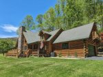 Buck Run on Balsam Ridge, Log Home, A place for togetherness, Well Stocked Kitchen, Pool, Hot Tub