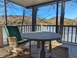 Llyn Blaen Upper, Lake Junaluska, Lakeside and Mountain Views, Gas FP, Central Air/heat, WiFi