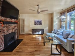 Downtown Luxury Apartment in Waynesville Experience Elegance and Adventure