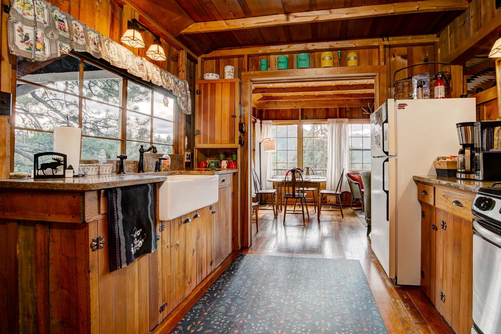 Estes Park Property Management Larkspur Retreat