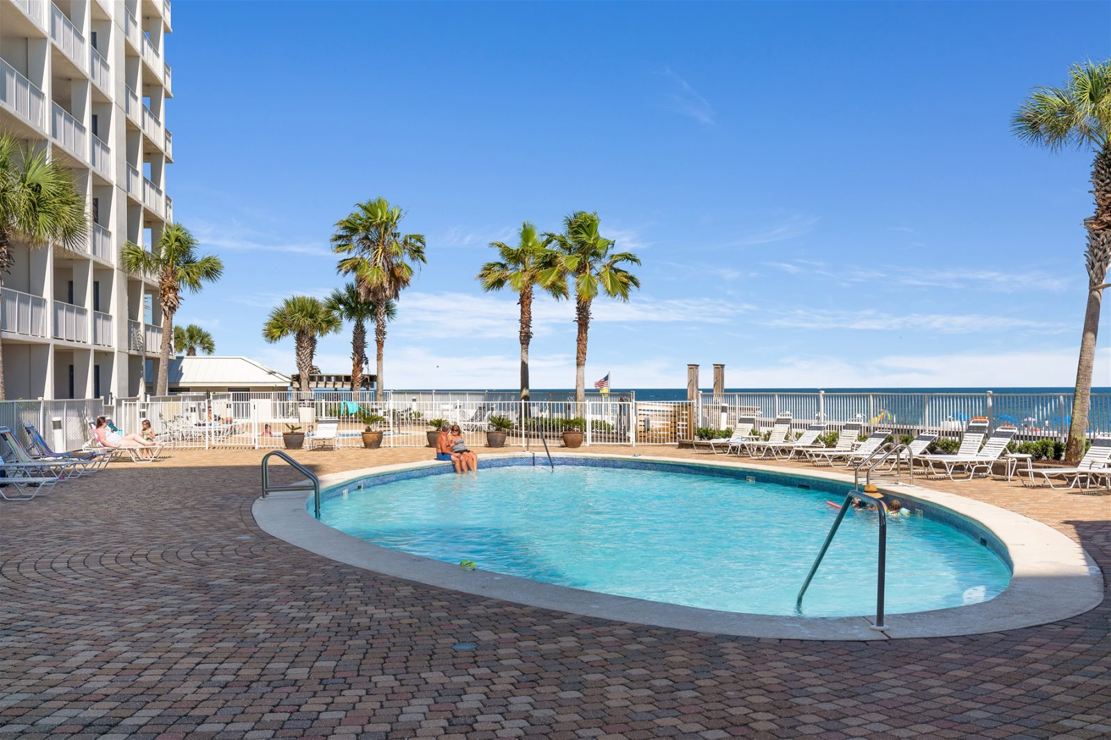 Current Tides Vacation Rentals offers Orange Beach Condo, a 3 bedroom