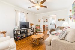 Cozy & Cumberland - Minutes to downtown Greenville and walking distance to shops, restaurants and a theater!