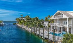 Manatee Watch: Large pool home & easy ocean access