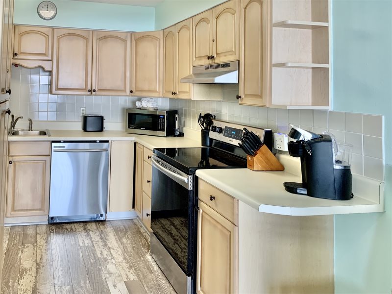 Wow Beautiful Newly Renovated Direct Beachfront Condo On