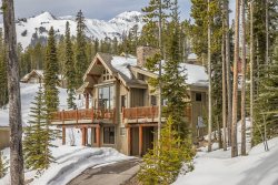 *New to Market* Spacious and Remarkable Ski In-Ski Out Retreat