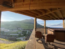 Welcome to The Pointe at CB ! Mt. Crested Butte- Luxury Home! Private Hot tub! Amazing View! Early Season Discount until 7.01.22