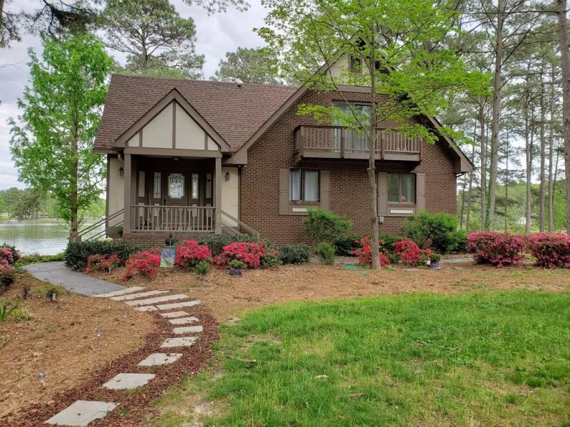 Vacation Rentals Lake Gaston Family Vacations Lake FrontLake