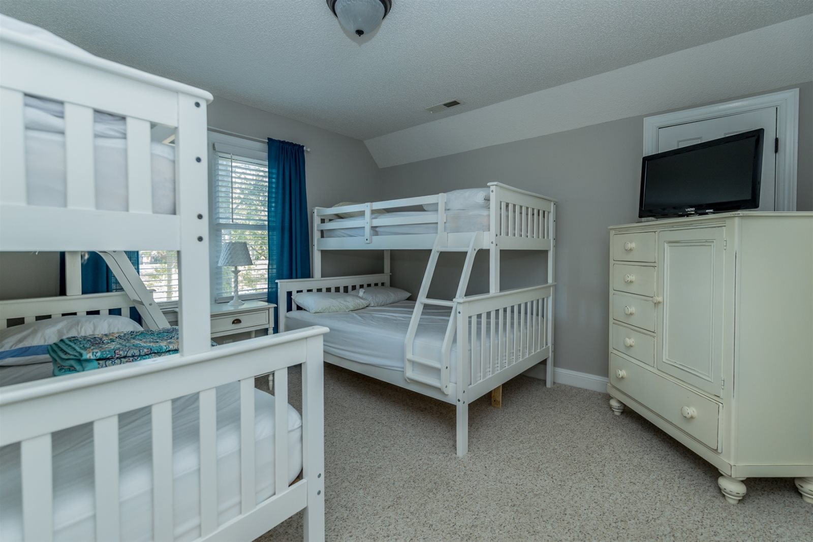 Lake Gaston Vacation Rentals Blue PointeVacation Rentals Lake