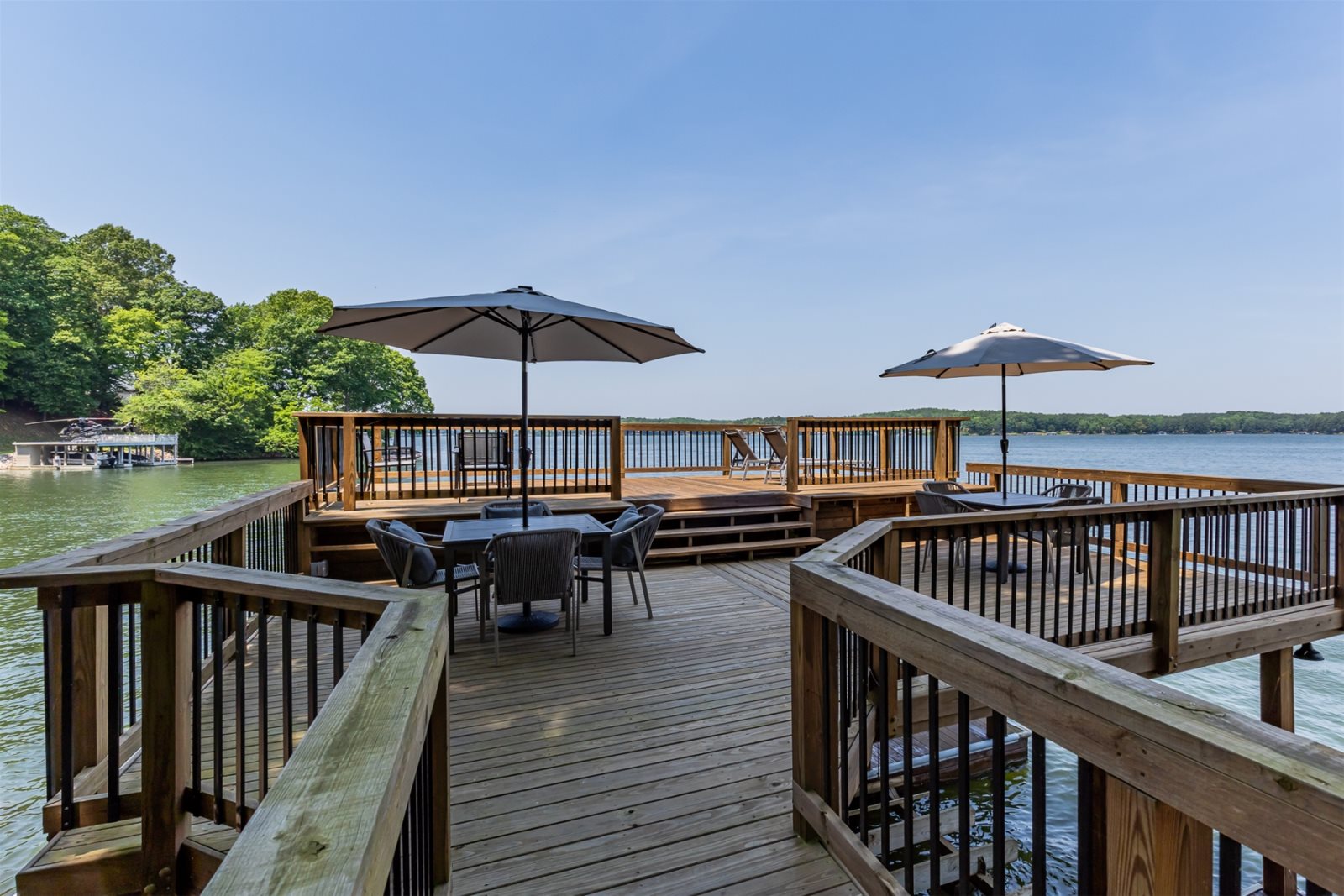 Lake Gaston Vacation Rentals Chateau at FerncliffVacation Rentals