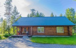 Scenic River View Log Cabin with River access!