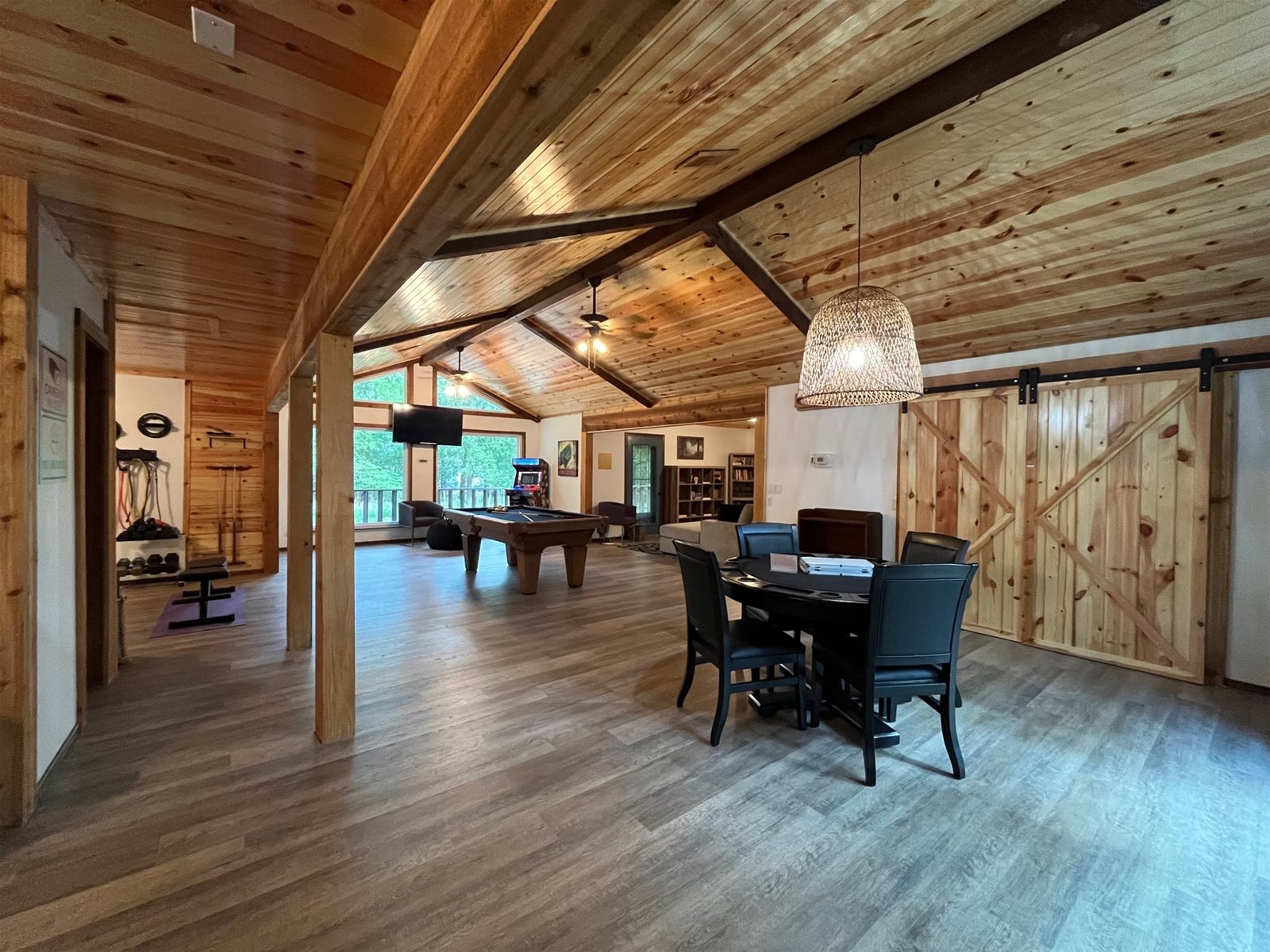 Soho Loft Ultra Luxury CabinHochatown/Broken BowBeavers Bend Lake/OklahomaSweetwater Cabins
