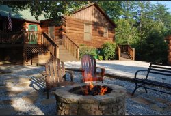 Hutch Mountain- This beautiful log cabin is one you will never want to leave!
