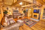 BEAUTIFUL PREMIER CABIN!!! 2 bedroom NEWLY RENOVATED CABIN WITH HOT TUB!!