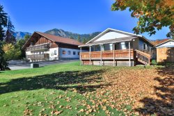 Downtown Leavenworth Front Street Home